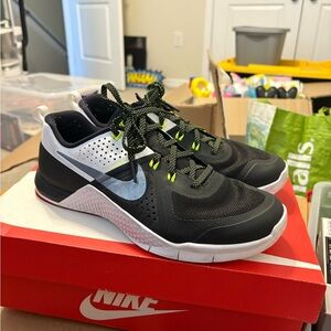 Nike Women’s Roshe One Size 10